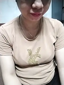 Snapshot of Girl_lovebaby chatting on May 27, 2026, 2:19 am Girl lovebaby online show from May 27, 2026, 2:19 am