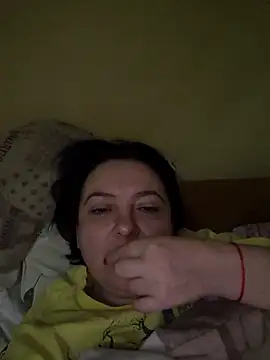 EmmaEmmy40 online show from May 6, 2026, 6:13 pm