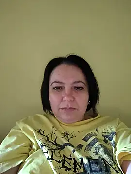 EmmaEmmy40 online show from May 14, 2026, 3:41 pm