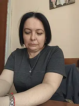 EmmaEmmy40 online show from May 18, 2026, 8:20 am