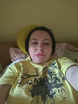 EmmaEmmy40 online show from May 26, 2026, 3:41 pm