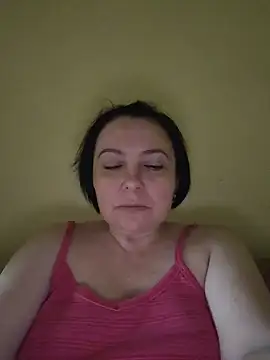 EmmaEmmy40 online show from May 27, 2026, 4:37 pm