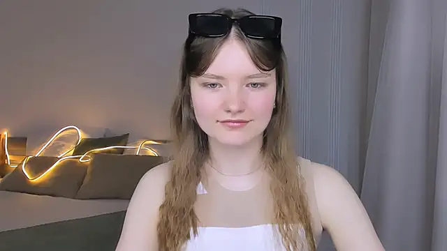 LookEva online show from May 24, 2026, 3:22 am