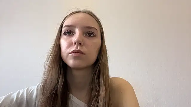 Snapshot of QueenBalensiefen chatting on May 5, 2026, 4:20 am QueenBalensiefen online show from May 5, 2026, 4:20 am