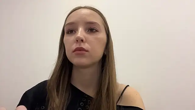Snapshot of QueenBalensiefen chatting on May 10, 2026, 3:39 pm QueenBalensiefen online show from May 10, 2026, 3:39 pm