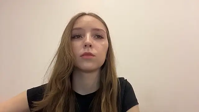 Snapshot of QueenBalensiefen chatting on May 14, 2026, 3:30 pm QueenBalensiefen online show from May 14, 2026, 3:30 pm