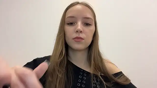 Snapshot of QueenBalensiefen chatting on May 16, 2026, 5:01 pm QueenBalensiefen online show from May 16, 2026, 5:01 pm