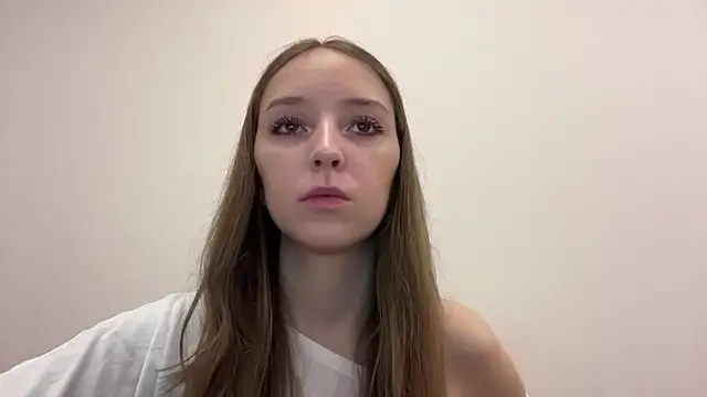 Snapshot of QueenBalensiefen chatting on May 21, 2026, 4:47 pm QueenBalensiefen online show from May 21, 2026, 4:47 pm