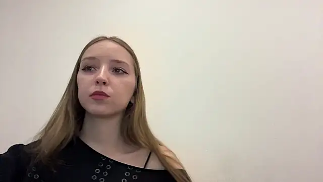 Snapshot of QueenBalensiefen chatting on May 24, 2026, 5:18 pm QueenBalensiefen online show from May 24, 2026, 5:18 pm