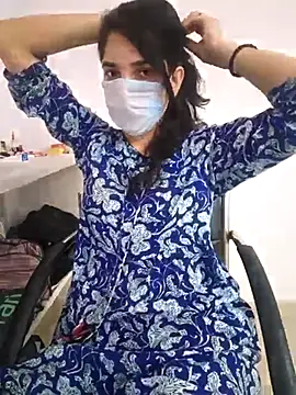 Snapshot of zoya_baby_ chatting on May 7, 2026, 9:14 am zoya baby online show from May 7, 2026, 9:14 am