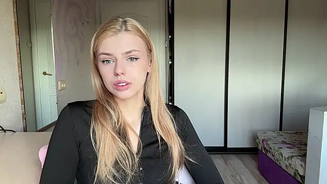 ScarlettRosy online show from May 29, 2026, 3:37 am