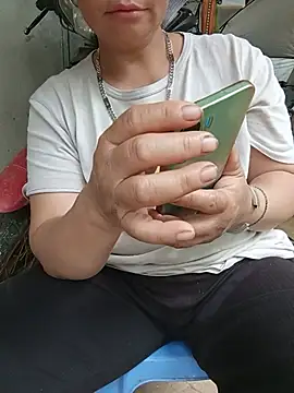 yaja-chan online show from July 8, 2026, 2:27 am