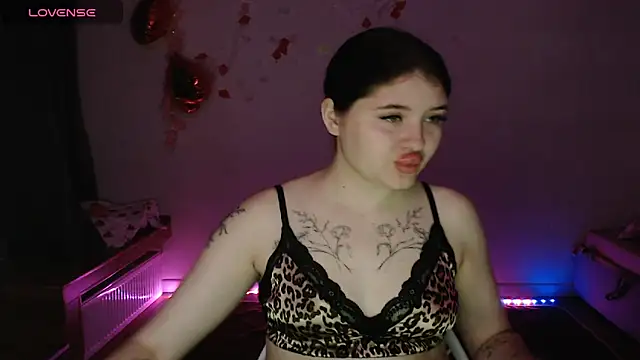 Blackangels online show from May 18, 2026, 8:25 pm