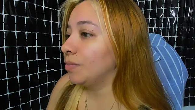 MissAlmaFenix online show from May 27, 2026, 4:37 pm