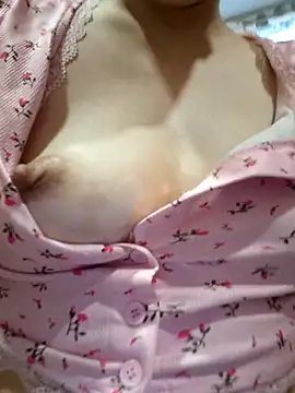 Horny girl11 online show from May 18, 2026, 3:24 am