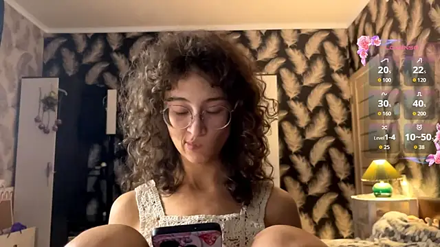 Snapshot of CurlyWinx chatting on May 9, 2026, 7:19 pm CurlyWinx online show from May 9, 2026, 7:19 pm