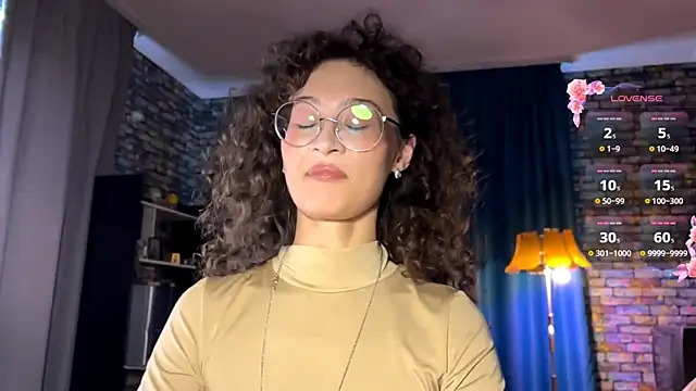 Snapshot of CurlyWinx chatting on May 31, 2026, 12:01 pm CurlyWinx online show from May 31, 2026, 12:01 pm
