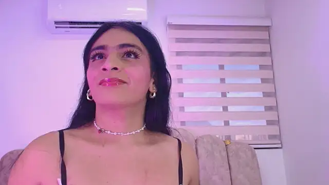 Snapshot of Malaia_thompson_ chatting on May 22, 2026, 12:00 pm Malaia thompson online show from May 22, 2026, 12:00 pm