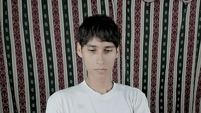 Snapshot of RenKaynSex chatting on May 22, 2026, 1:24 am RenKaynSex online show from May 22, 2026, 1:24 am