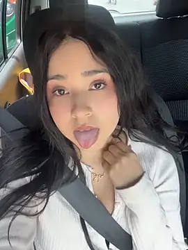Snapshot of eimili_love chatting on May 22, 2026, 4:45 pm eimili love online show from May 22, 2026, 4:45 pm