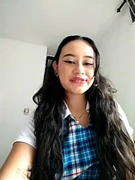 L0lita Emi12 online show from July 17, 2026, 4:12 pm