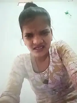Student garl 1 online show from May 25, 2026, 7:25 am