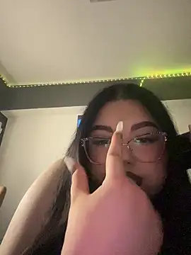 ElyBabyX online show from May 27, 2026, 1:57 am