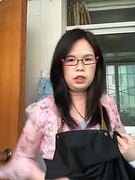 nidejiejie online show from May 13, 2026, 3:48 am