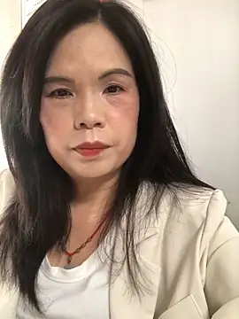 nidejiejie online show from May 18, 2026, 1:45 am