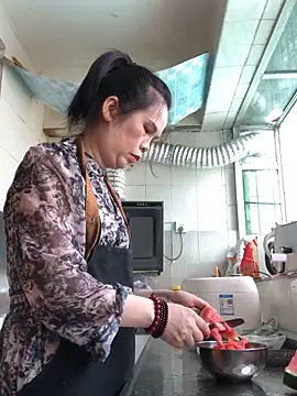 nidejiejie online show from May 19, 2026, 3:35 am
