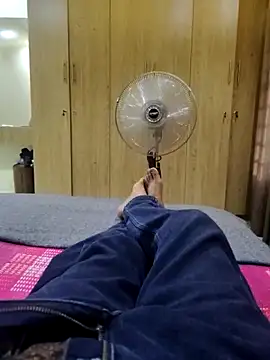 Snapshot of santhoshkannadaboy chatting on May 8, 2026, 4:45 pm santhoshkannadaboy online show from May 8, 2026, 4:45 pm