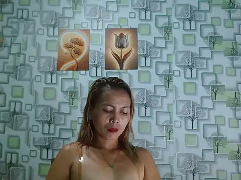 Snapshot of Sweet_Crystal69 chatting on May 10, 2026, 6:46 pm Sweet Crystal69 online show from May 10, 2026, 6:46 pm