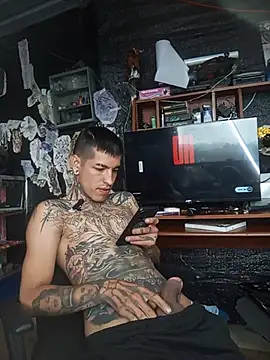 demoni0802 online show from June 8, 2026, 1:33 pm
