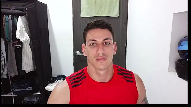 Snapshot of RaulRico chatting on May 23, 2026, 5:50 pm RaulRico online show from May 23, 2026, 5:50 pm