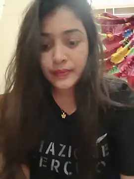 Joya-02 online show from May 10, 2026, 7:41 pm