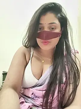 Joya-02 online show from May 12, 2026, 6:38 pm