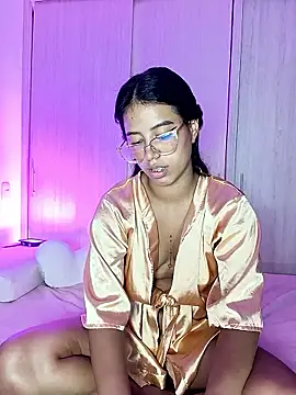 Snapshot of Raven_stonee01 chatting on May 27, 2026, 1:57 am Raven stonee01 online show from May 27, 2026, 1:57 am