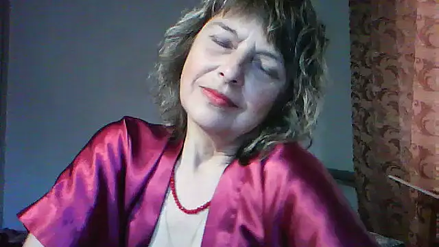 ElizabethGorden online show from May 15, 2026, 3:02 am
