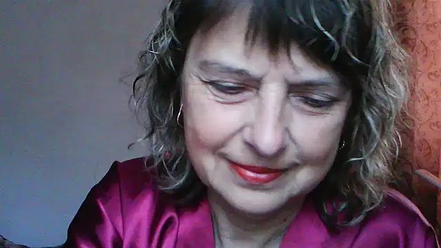 ElizabethGorden online show from May 17, 2026, 4:32 am