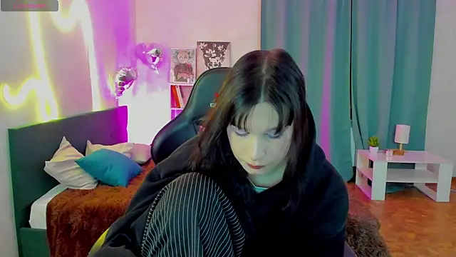 Snapshot of vanila_girl chatting on May 19, 2026, 7:37 am vanila girl online show from May 19, 2026, 7:37 am