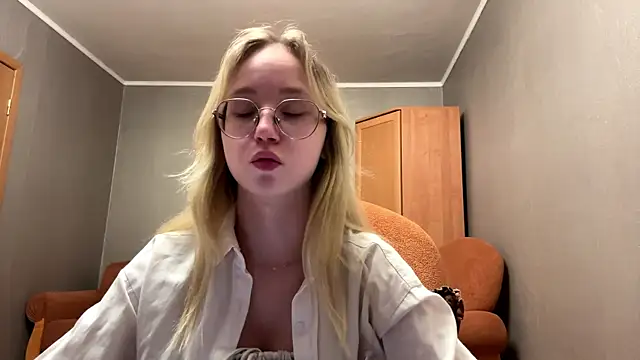 MableBelnap online show from May 7, 2026, 6:46 pm