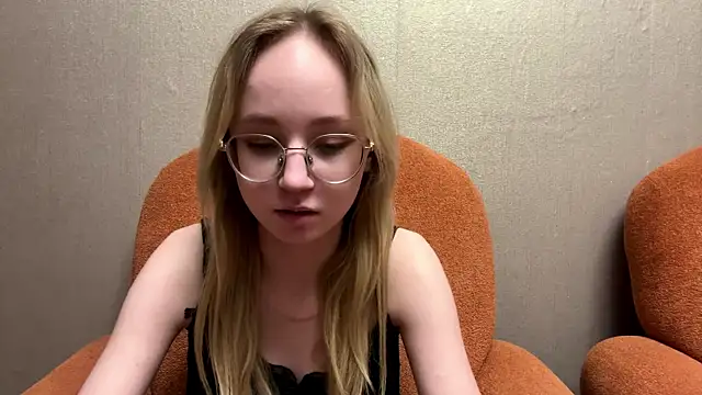 MableBelnap online show from May 10, 2026, 8:14 pm