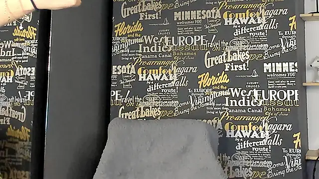 Snapshot of RavennBliss chatting on May 15, 2026, 5:47 am RavennBliss online show from May 15, 2026, 5:47 am
