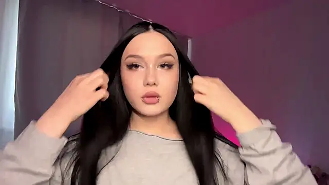 Snapshot of PlushPeep chatting on May 5, 2026, 3:31 pm PlushPeep online show from May 5, 2026, 3:31 pm