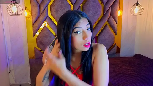 Snapshot of Ey_Im_simone_ chatting on May 6, 2026, 12:21 pm Ey Im simone online show from May 6, 2026, 12:21 pm