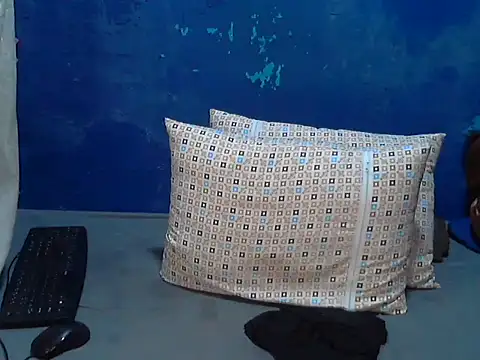 hotchilimom online show from February 11, 2026, 5:23 am