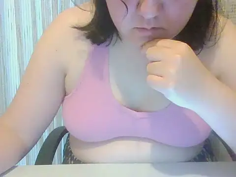 Snapshot of IsabellaJacobs chatting on May 20, 2026, 4:24 pm IsabellaJacobs online show from May 20, 2026, 4:24 pm