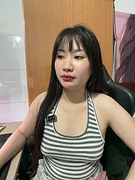 Bella439 online show from May 8, 2026, 2:44 pm