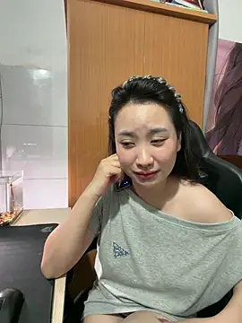Bella439 online show from May 11, 2026, 2:45 pm