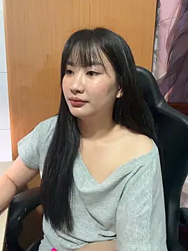 Bella439 online show from May 18, 2026, 3:57 am